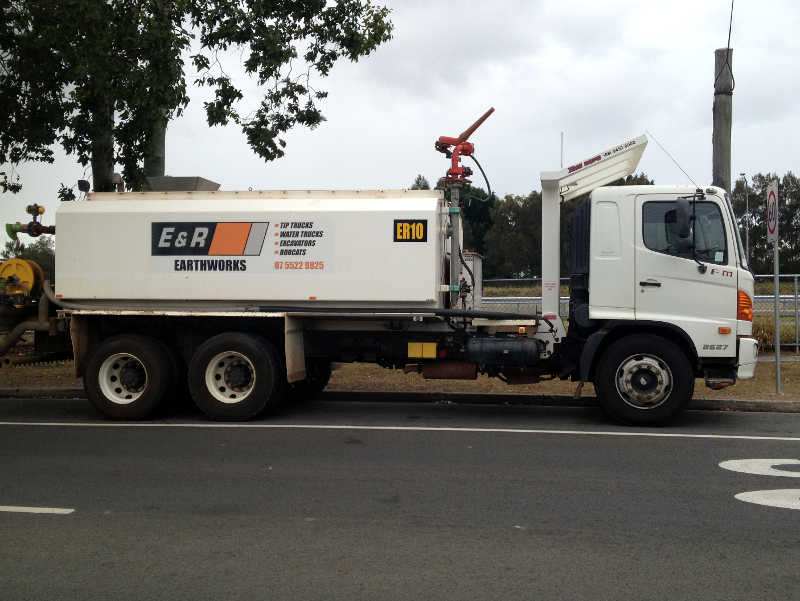 Gold Coast Equipment Hire Gallery E & R Bobcat & Excavator Services