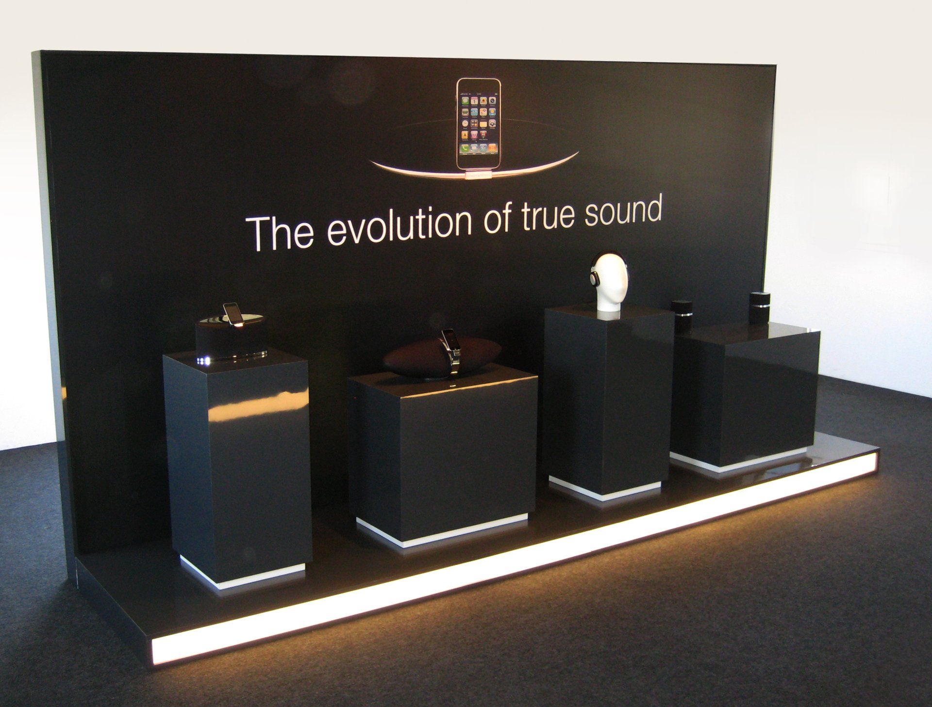Bowers & Wilkins product display plinths