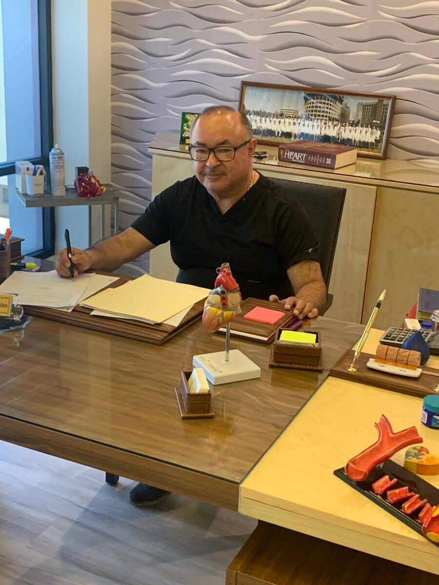 DR. MARIO ZÚÑIGA CEBALLOS