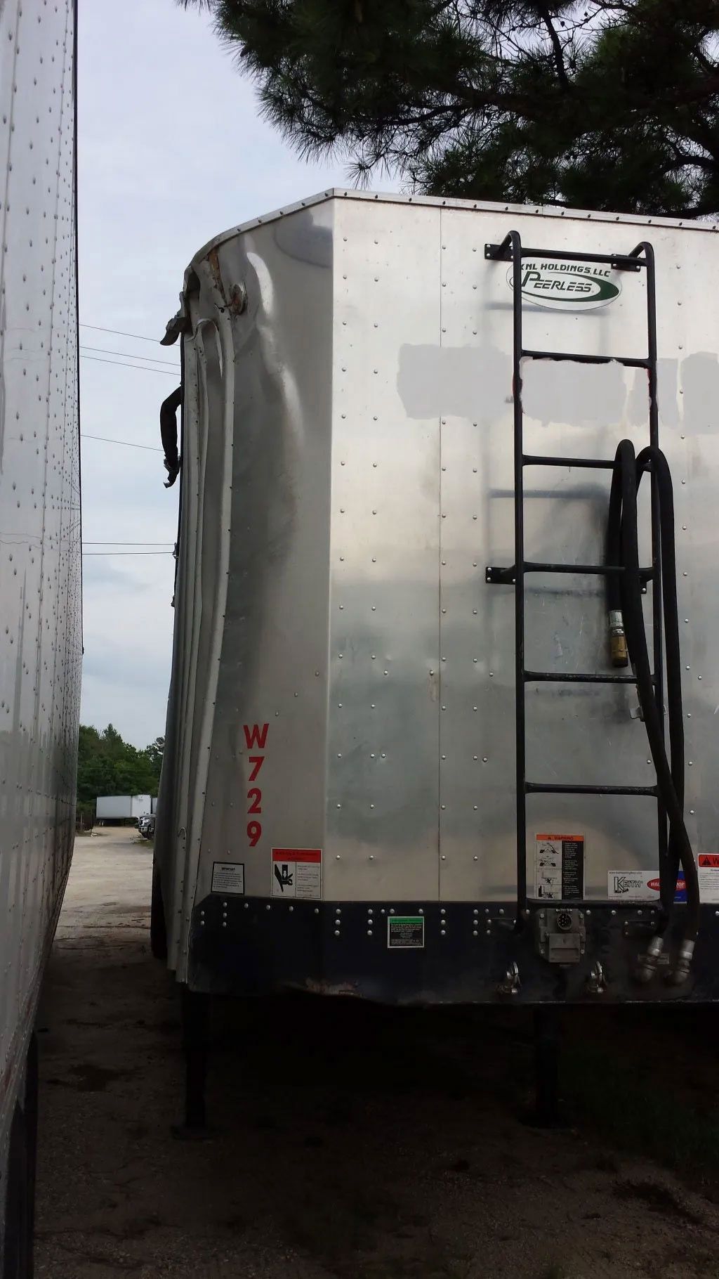 White Trailer Truck Replacement — Montgomery, AL — H & M Trailer Repair