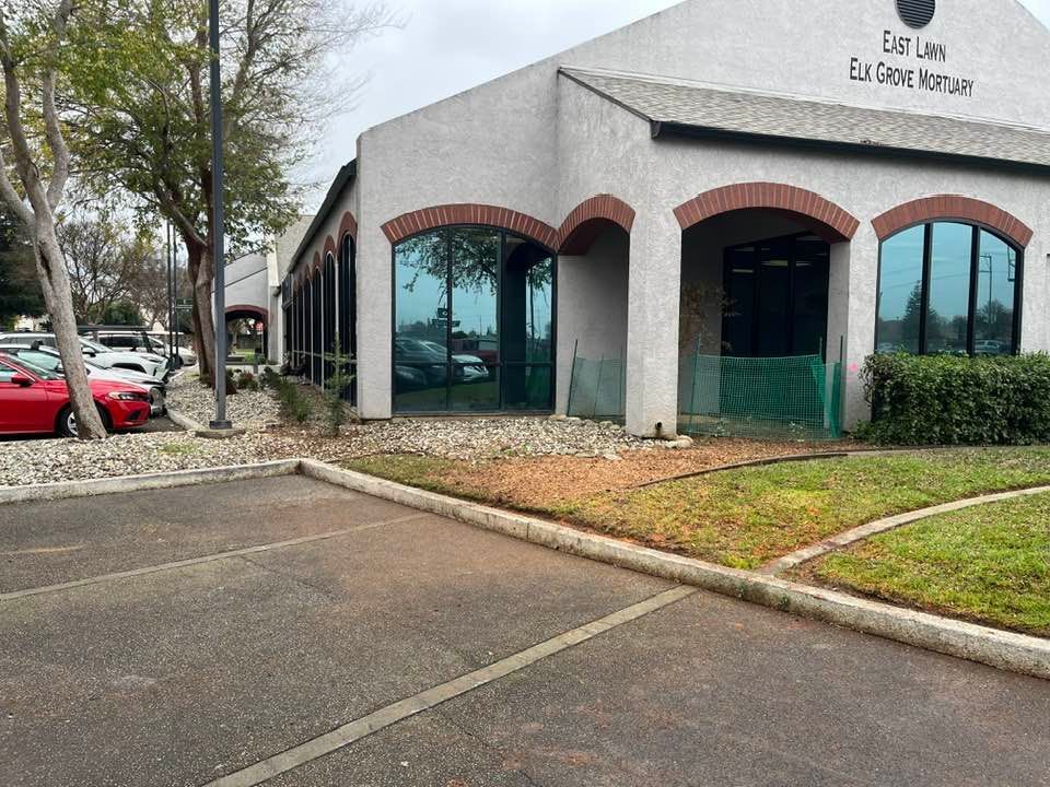 Building with arched windows, 