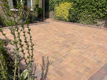 Block paving driveway installation completed in Luton 