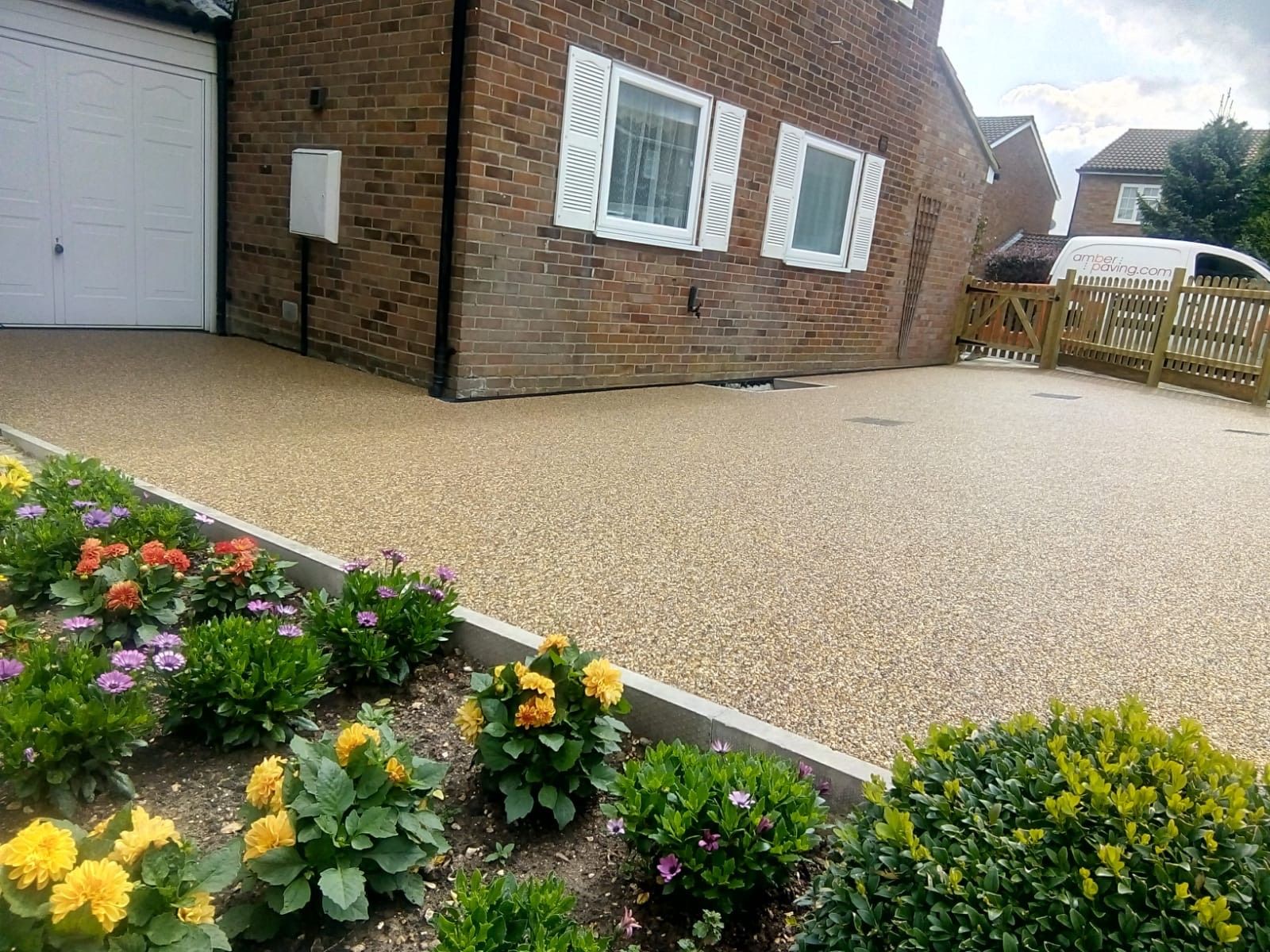 top quality and professional new resin driveway completed in Luton