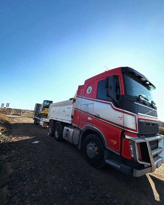 Truck and trailer Volvo FH540