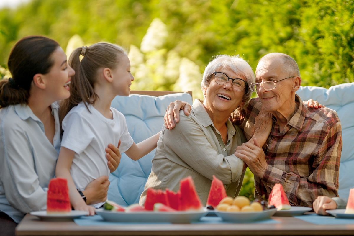 10 Cool Activities To Enjoy With Your Senior Parent This Summer