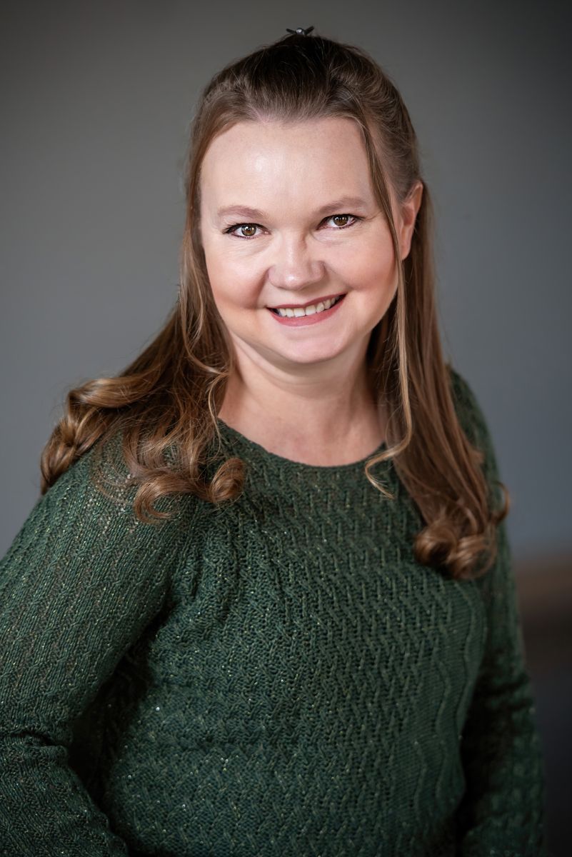 Heidi McKenna, Bookkeeper