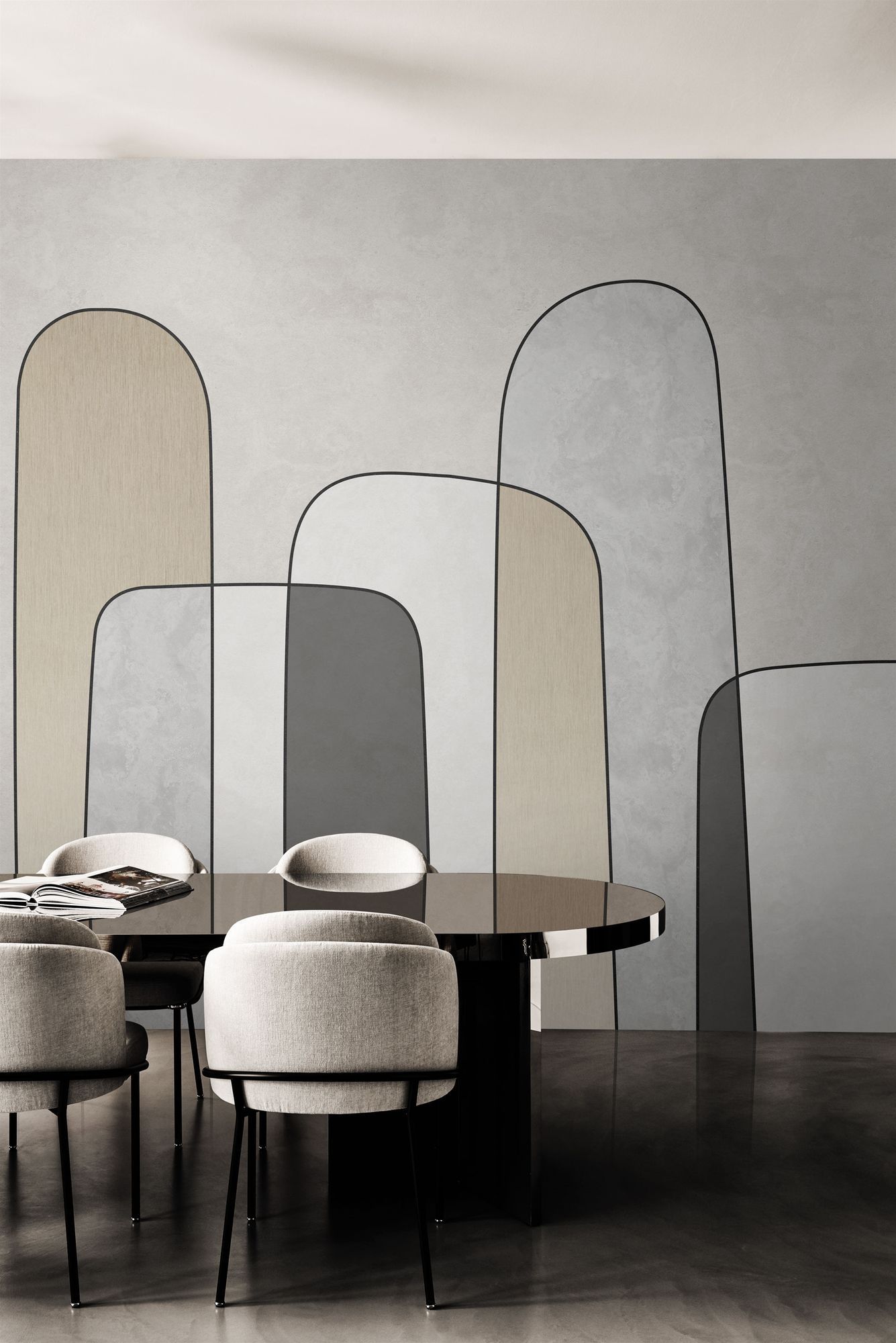 Una sala da pranzo con un tavolo e delle sedie e una parete con degli archi