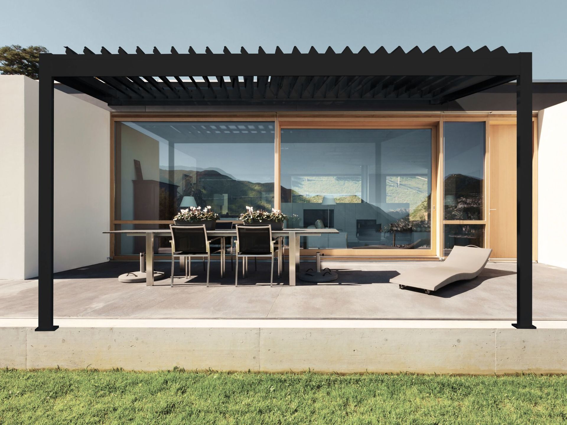 Freestanding Louvre Roof Glass
Sliding Doors Concept Outdoor Solutions