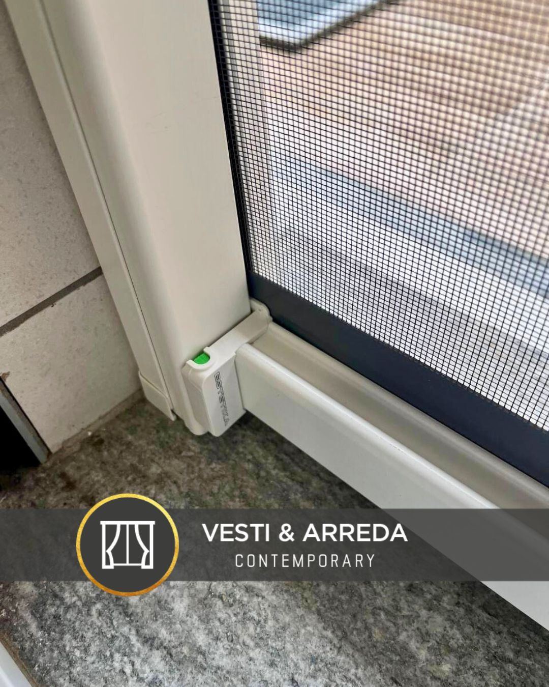 zanzariera verticale per finestra con frizione