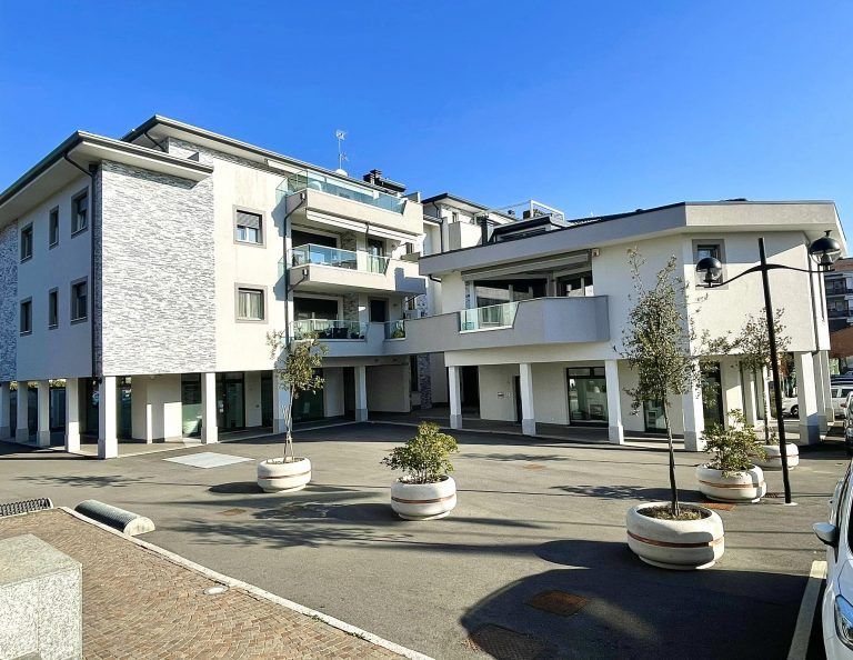 immobili commerciali di nuova costruzione a Legnano
