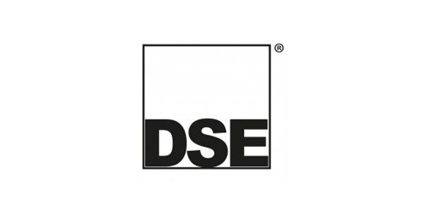 Un logotipo en blanco y negro para una empresa llamada dse