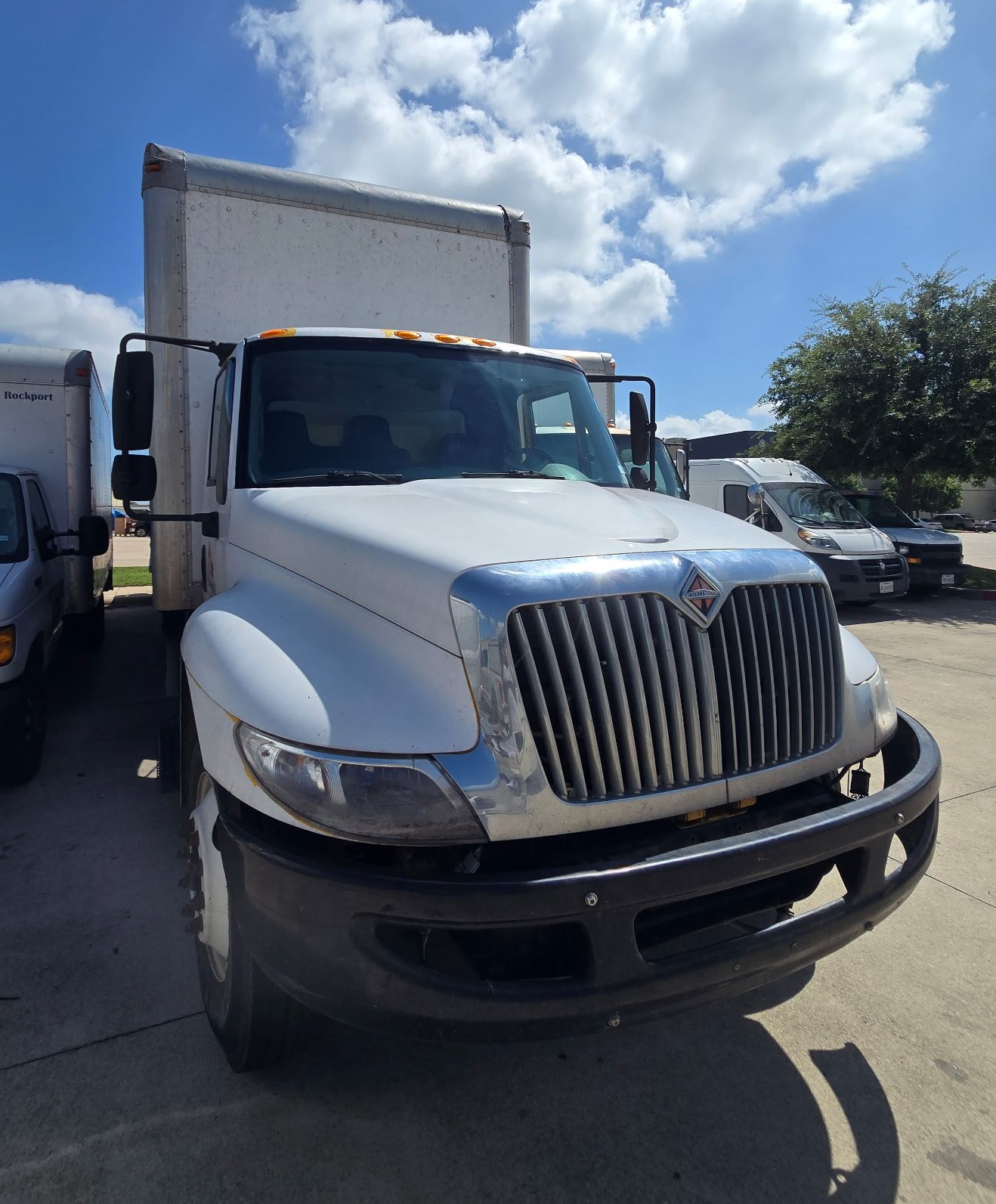 Semi-truck windshield replacement in Austin, TX Semi-truck windshield replacement in Austin, TX