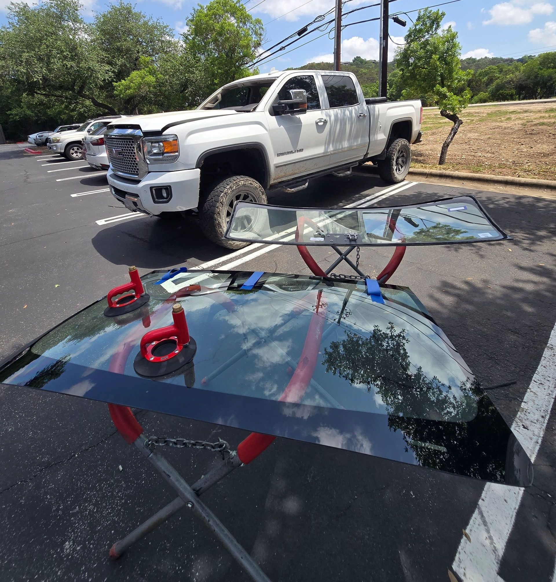 GMC auto glass replacement near Austin, TX