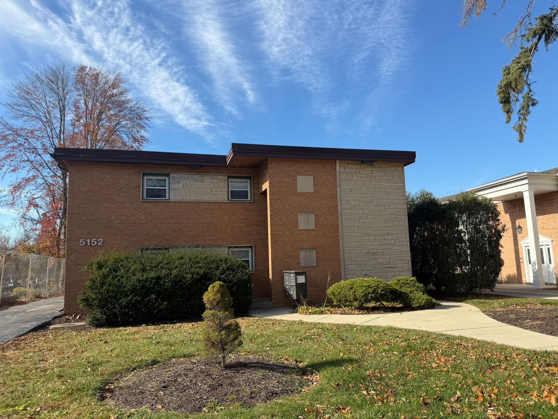 5152 Fairview Apartments