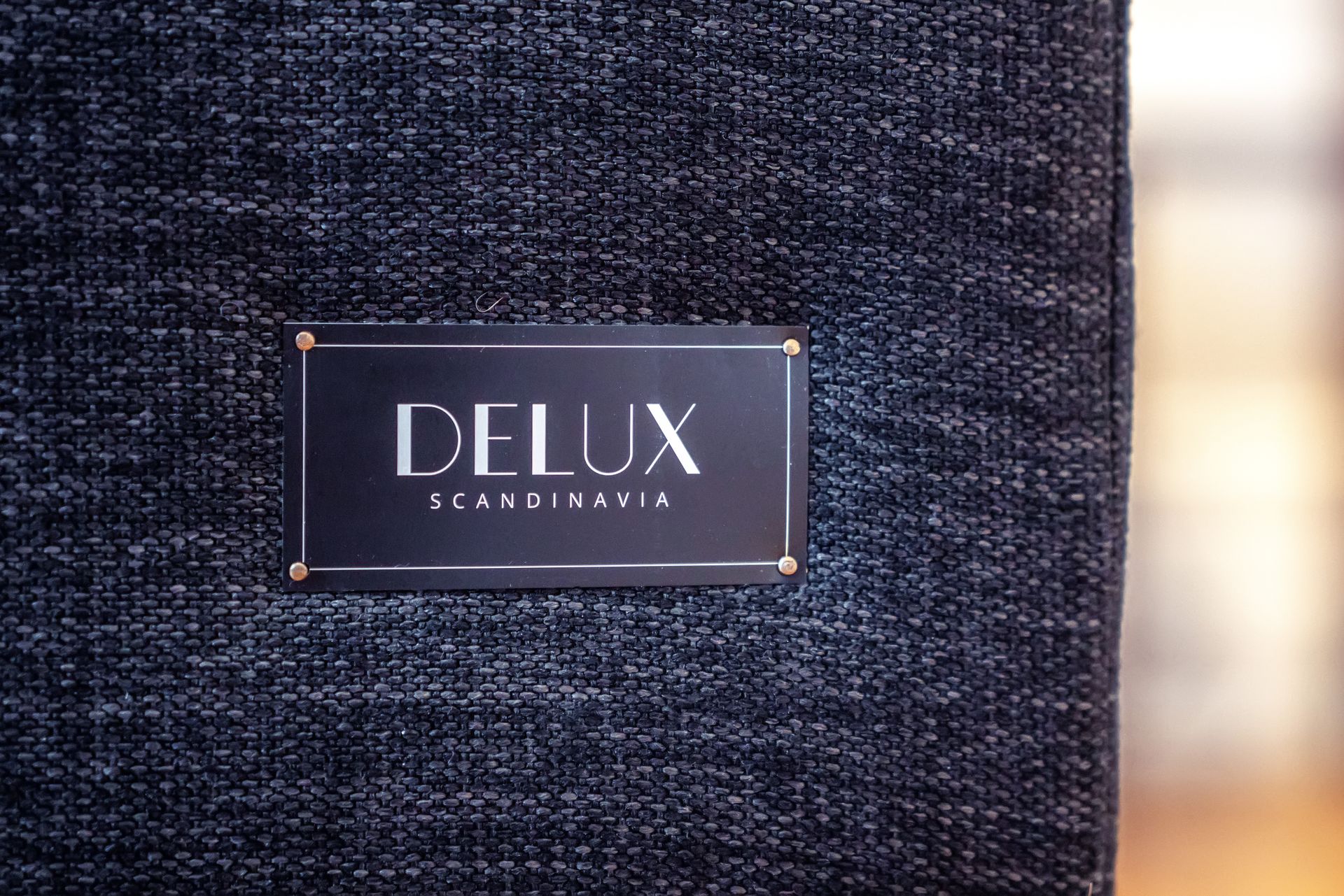 a close up of a label that says delux on it