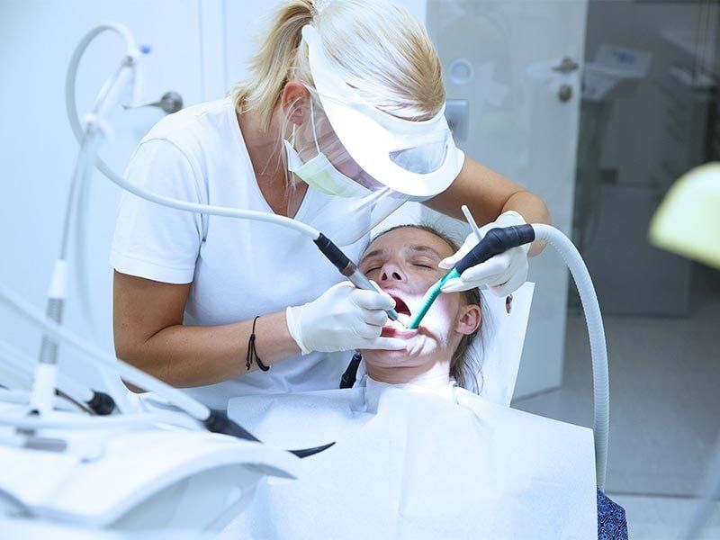 Cura delle Carie: Studio Dentistico Vecchiotti Cesena