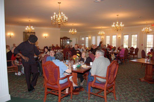 Dining Area Full of People — Arlington, TX — Castle Rock Assisted Living