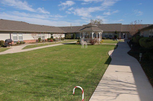 Wide Backyard — Arlington, TX — Castle Rock Assisted Living
