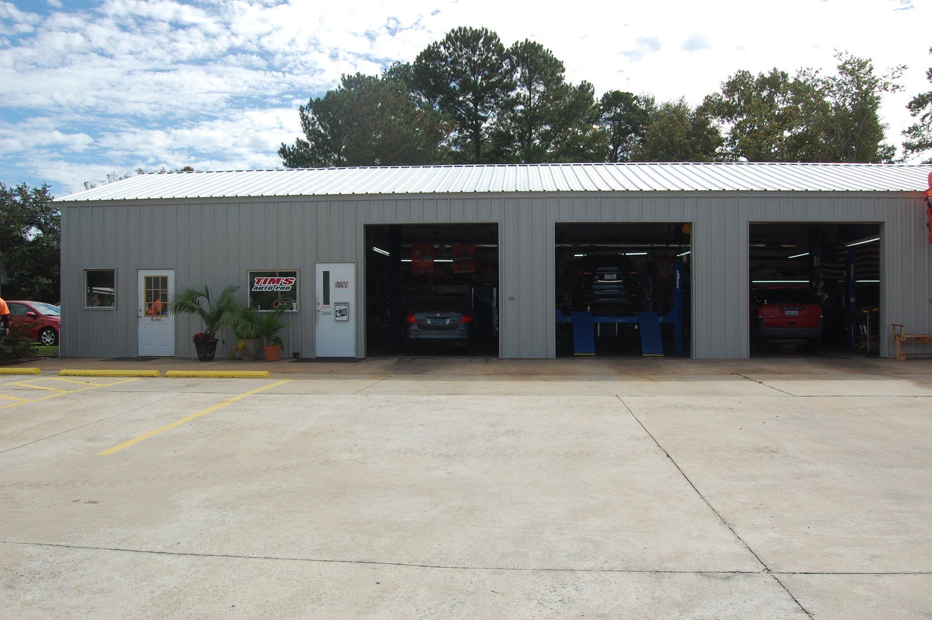 Shop Front | Tim's Auto Pro