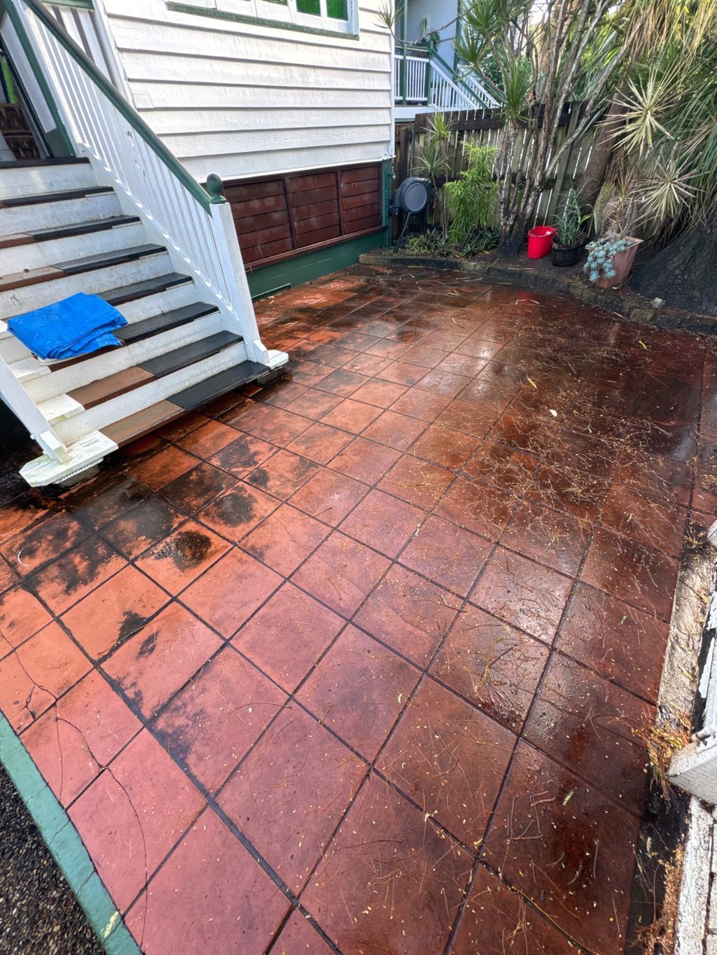A dirty brisbane patio