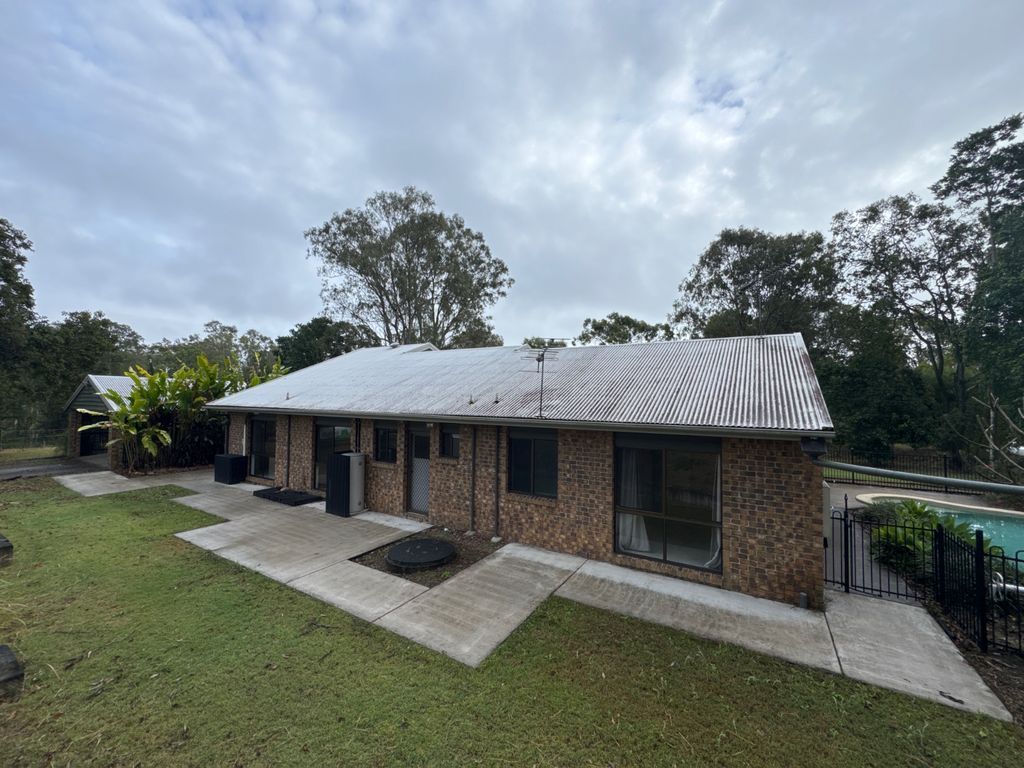 A dirty Brisbane house roof
