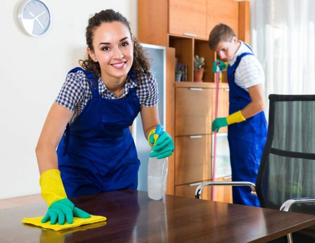 House Keeper Cleaning