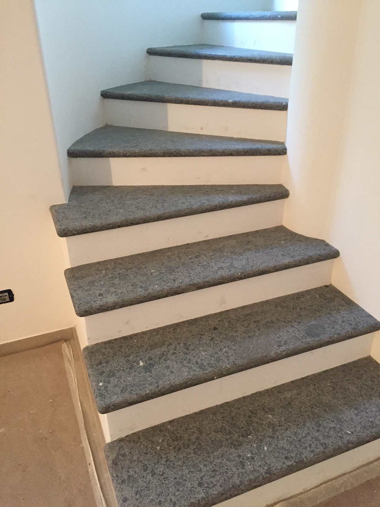 scale interne in marmo