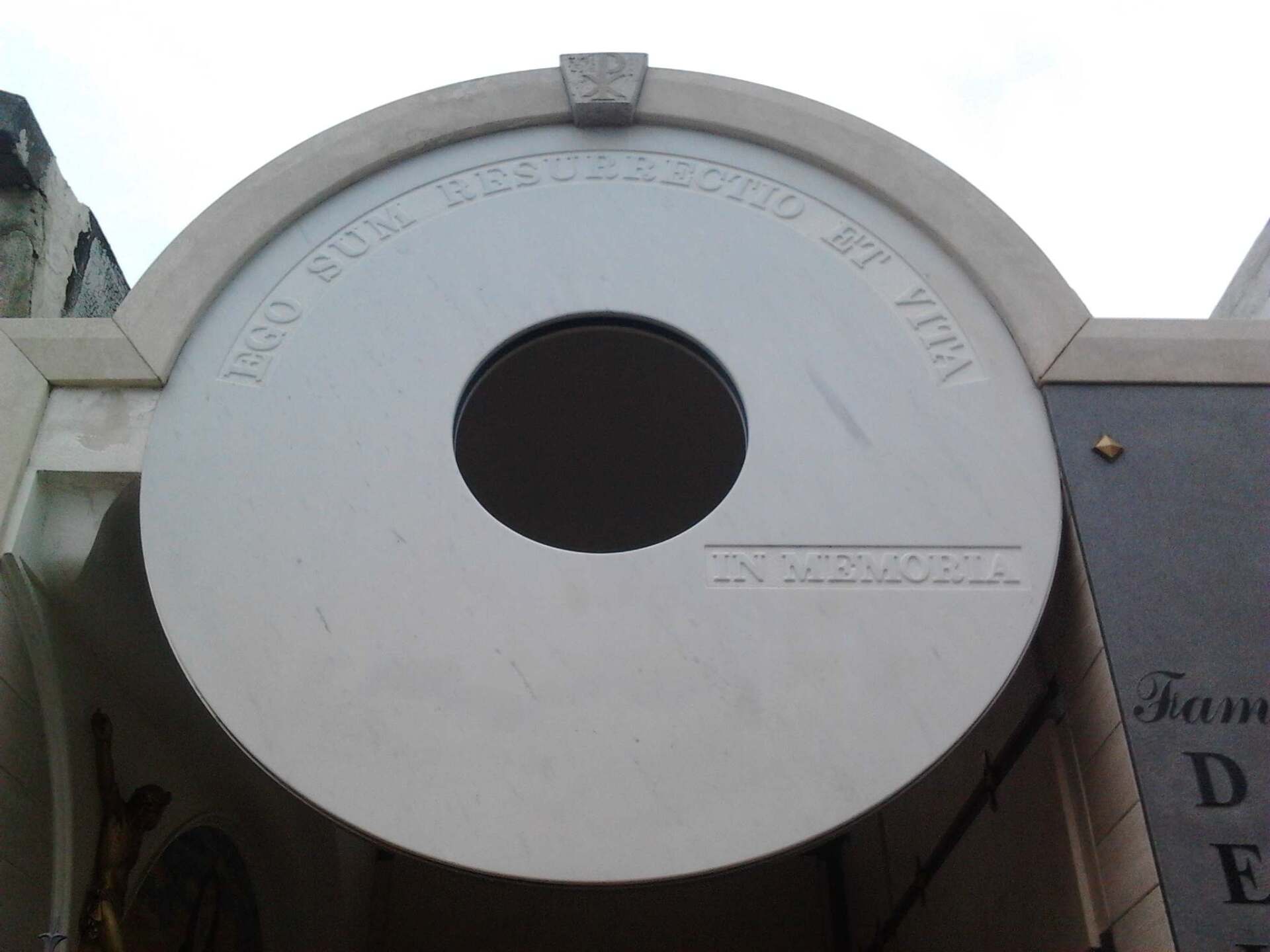 elemento rotondo in marmo