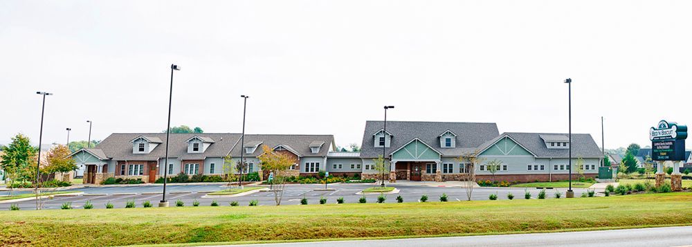 Flint River Animal Hospital Bed ‘n Biscuit Boarding Facility