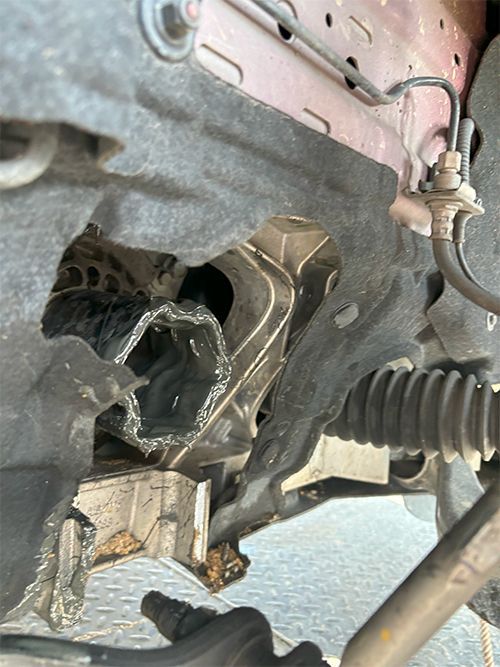2021 Jeep Grand Cherokee broken axle and subframe 
