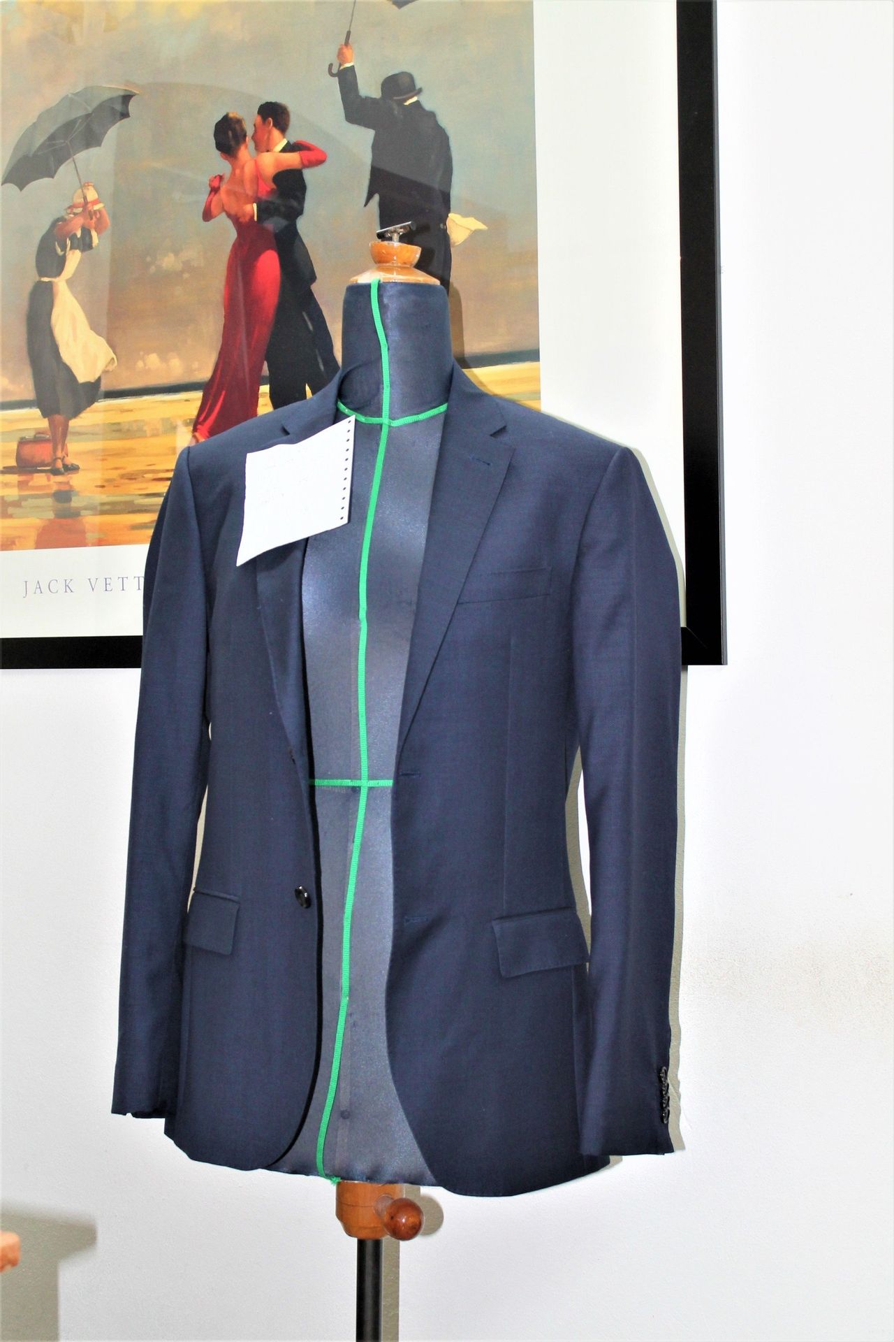 lavorazioni sartoriali su giacca elegante