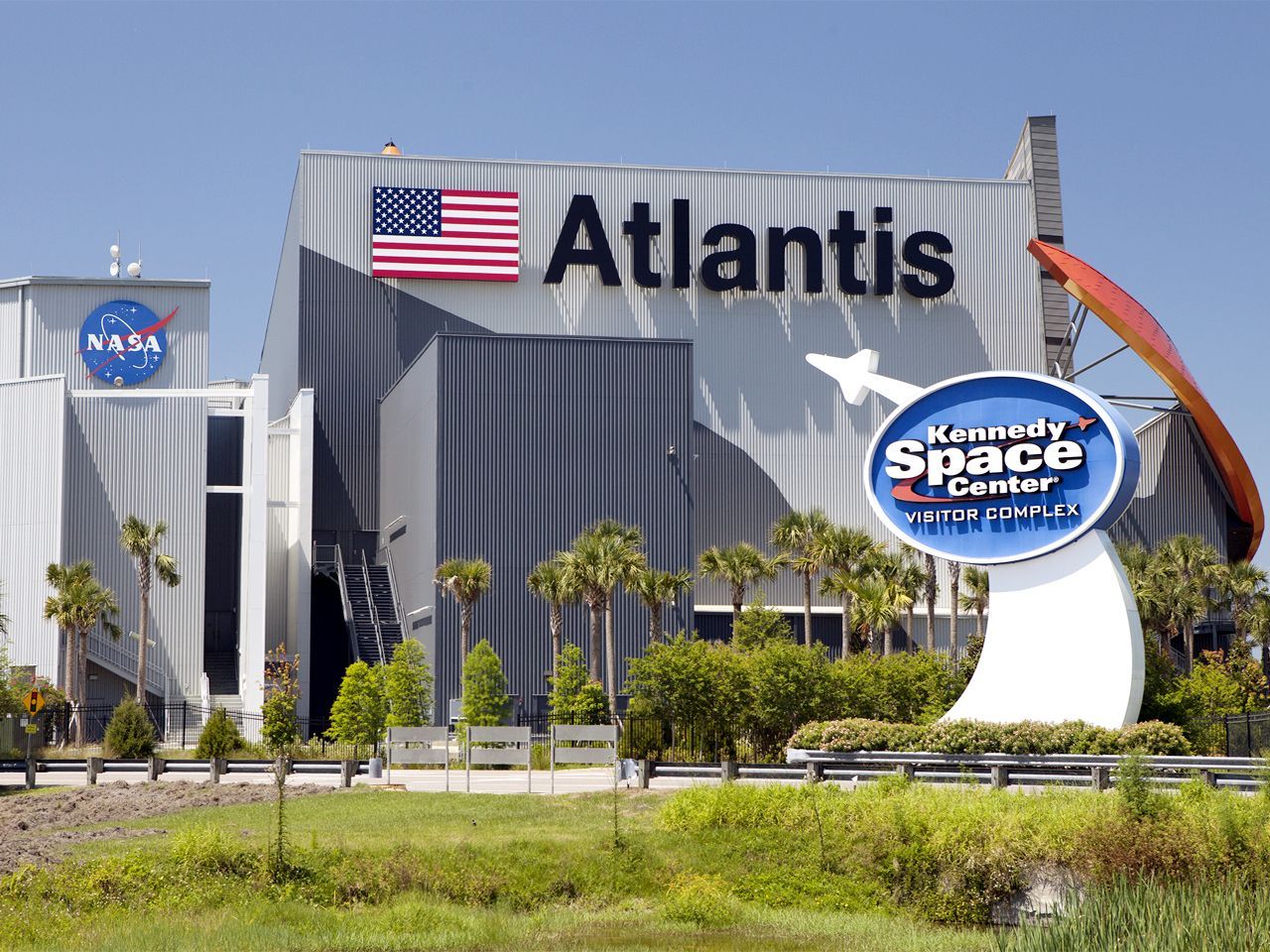a large building with the word atlantis on it