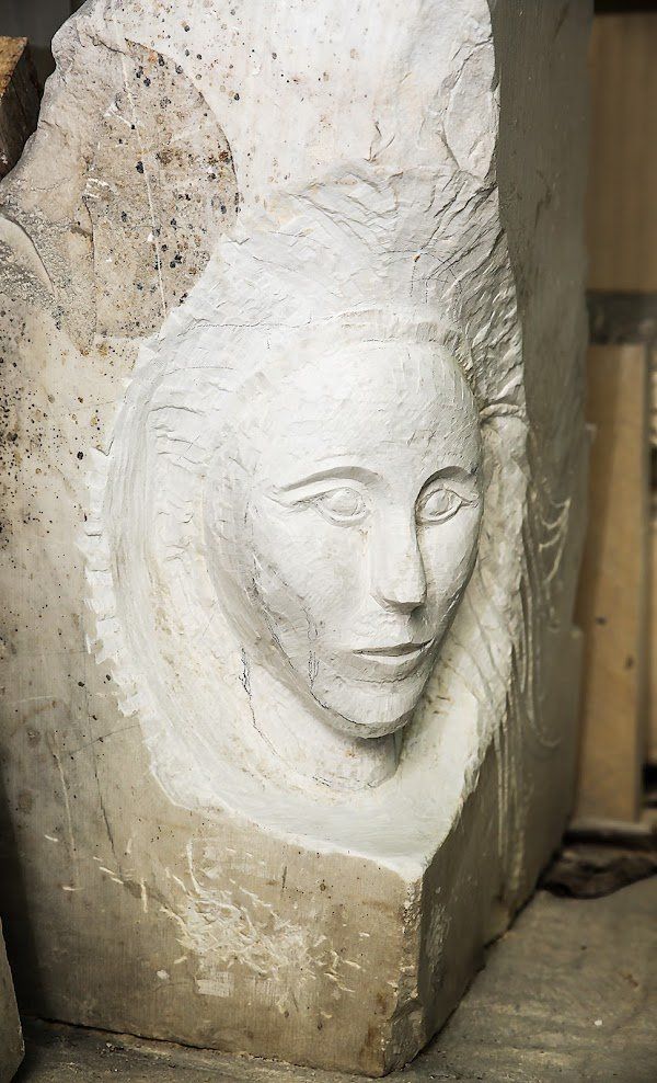 sculture in pietra
