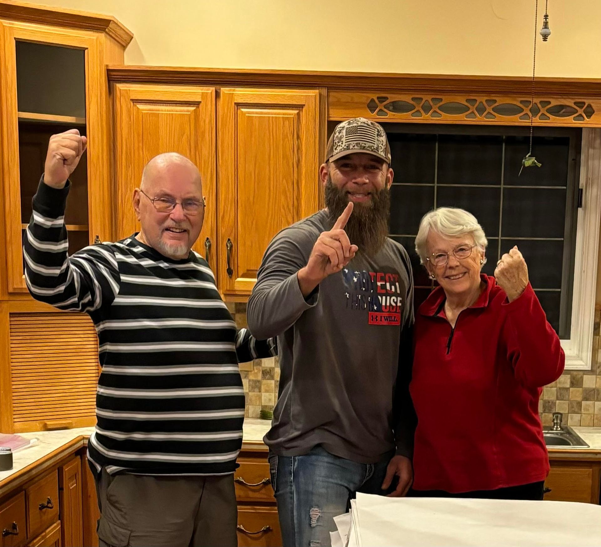 Happy Kentucky moving clients sharing positive experiences and success stories. Trust our expert moving company for stress-free local and long-distance moves