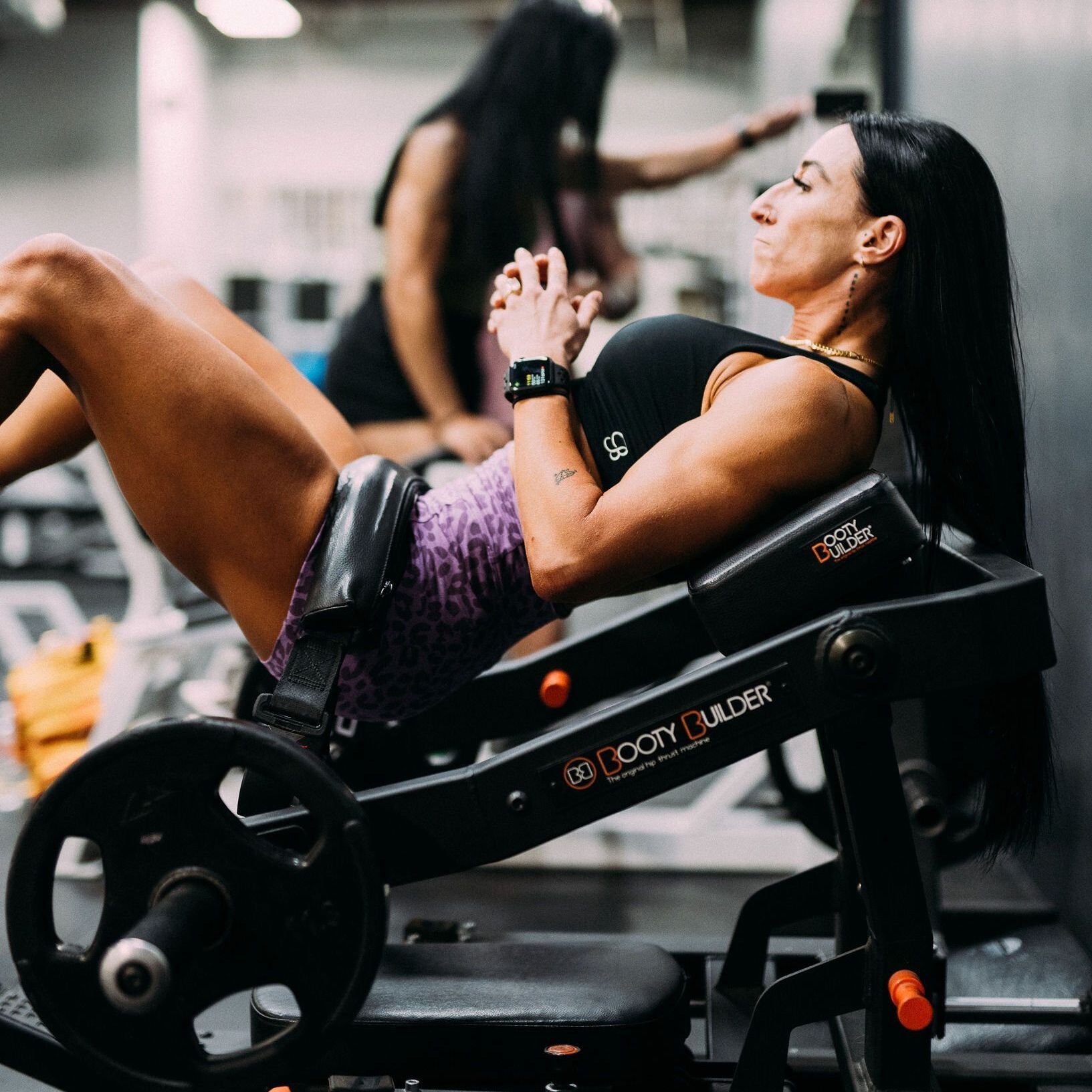 Female Leg exercise- Erin Gales - Feed The Good App - Personalized Nutrition and Workout Programs