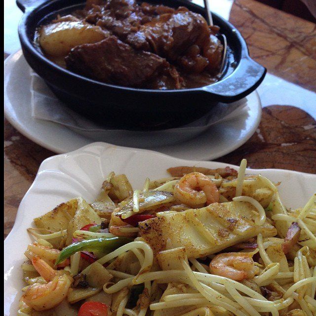 Fried Noodles And Pork Stew - Sacramento, CA - Far East Café