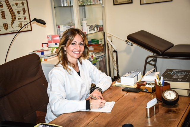 dottoressa Monserino in studio