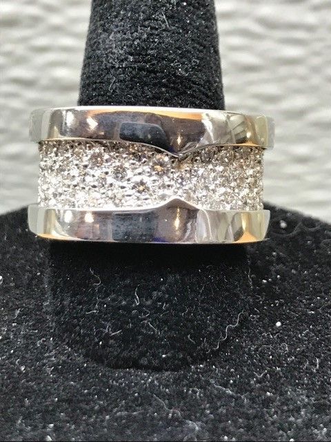 Custom made 2.5 carat diamond ring in 14k white gold