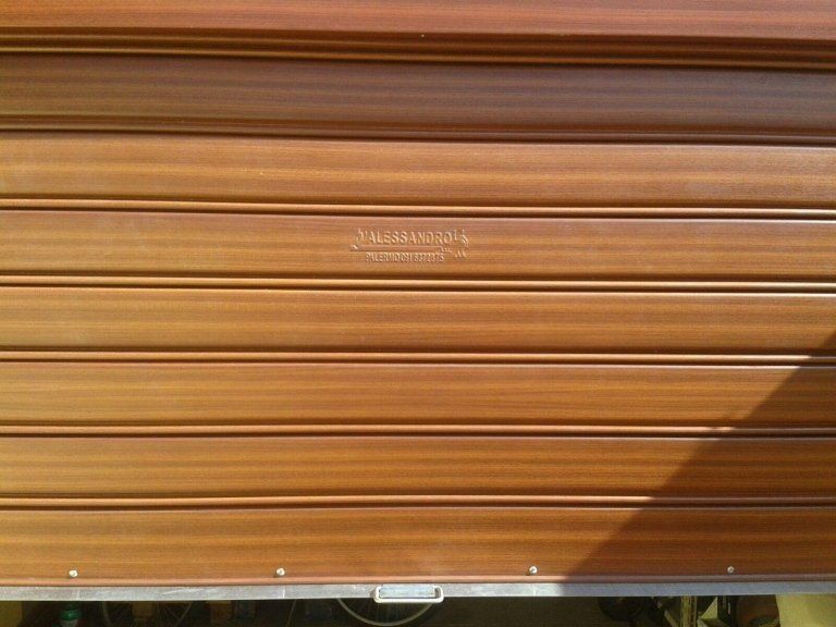 Dettaglio Saracinesca Effetto Legno
