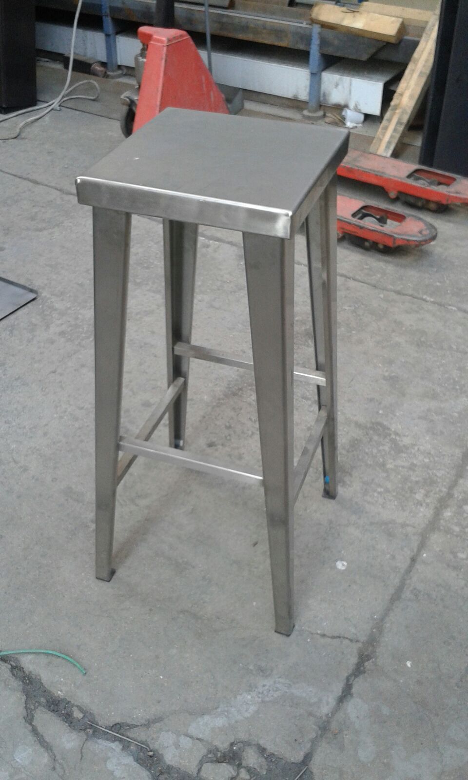 Sgabello in acciaio Inox