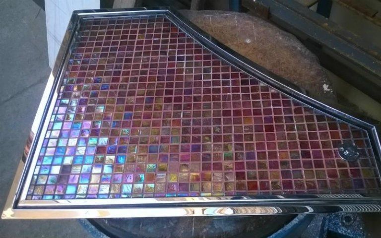 Botola sagomata ad arco in acciaio lucido