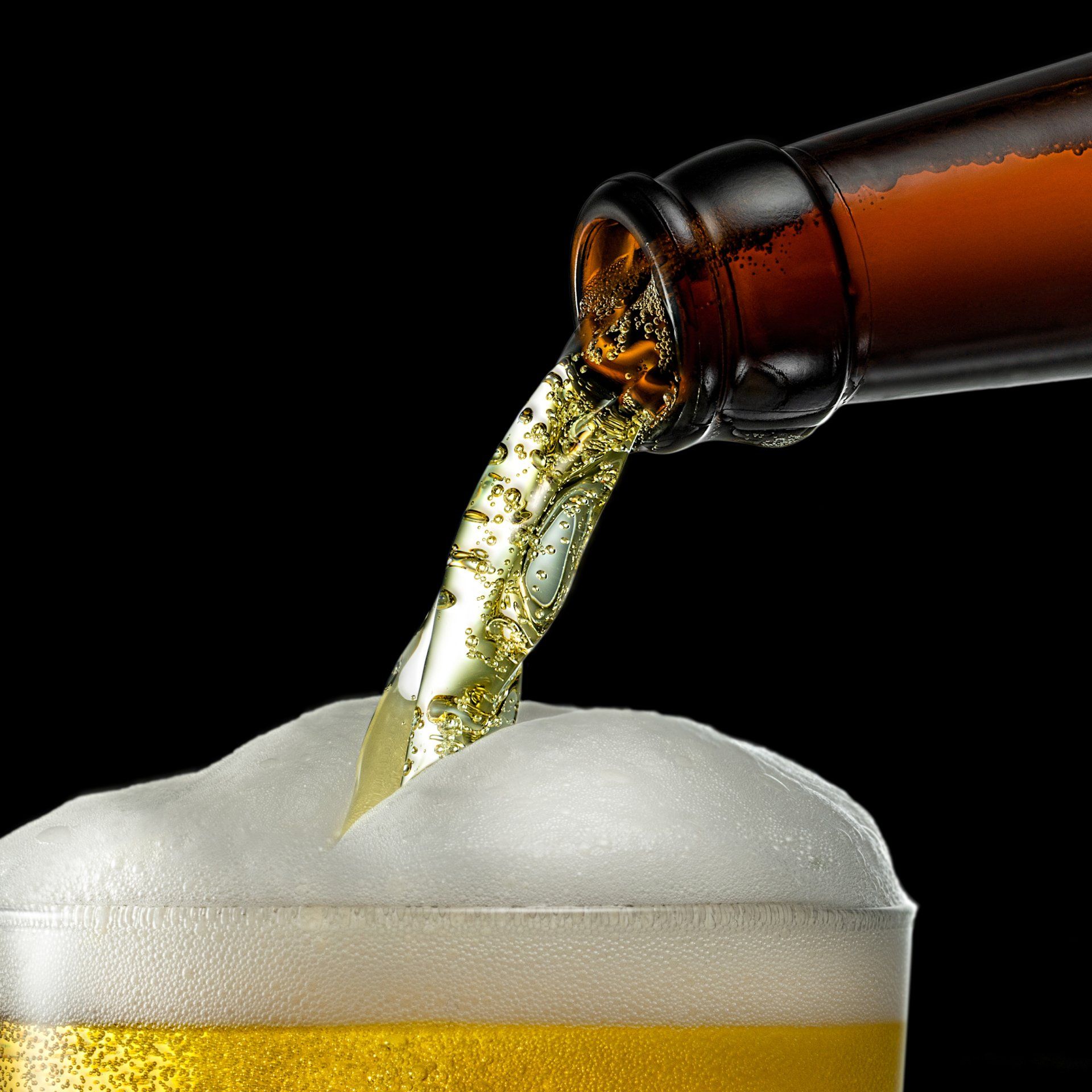 Luxury drink and fragrance photography and video by London-based liquids specialist, showcasing fine beverages and liquids.