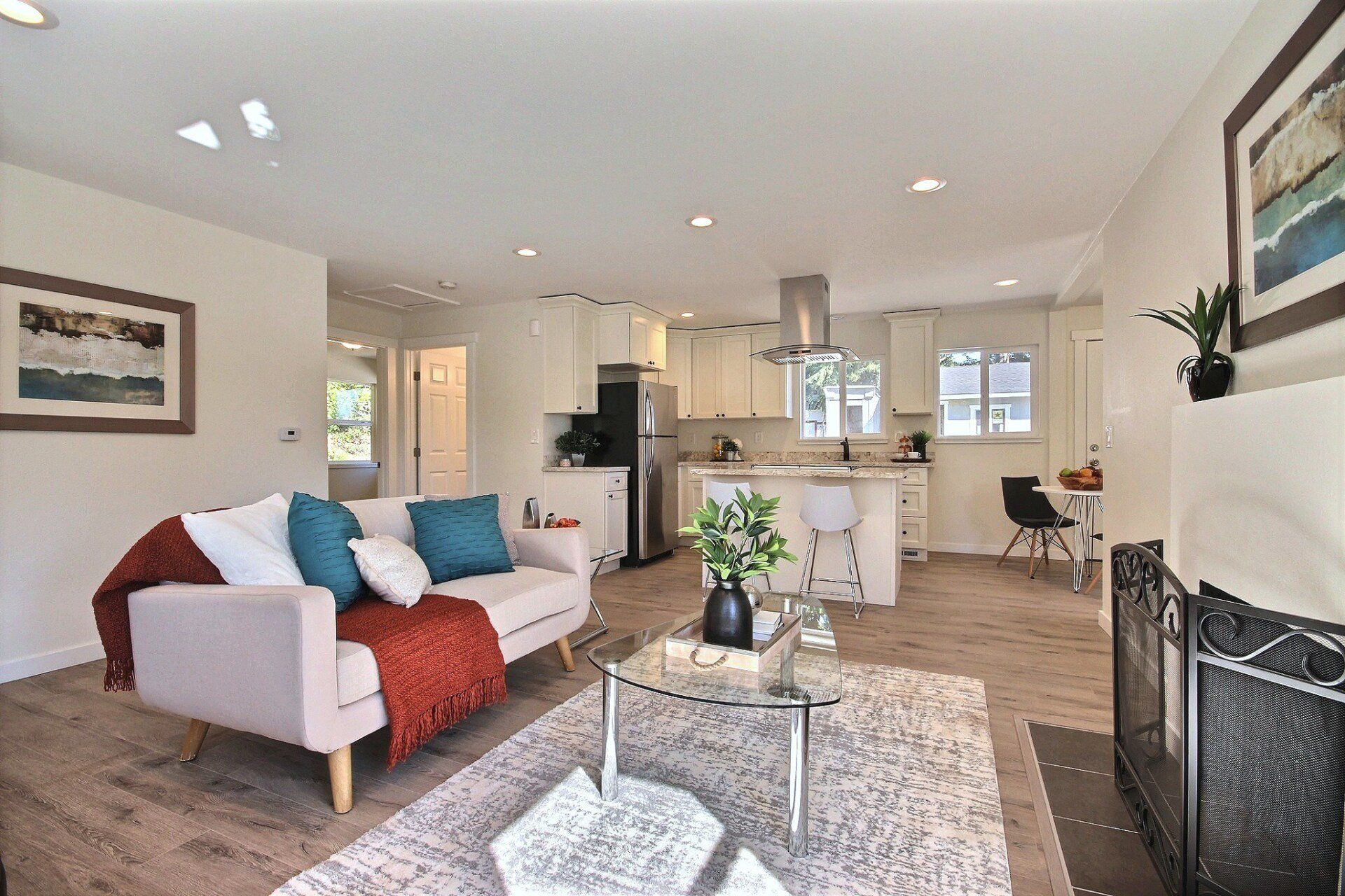 Staged Bedrooms / Living Rooms remodeling kent wa