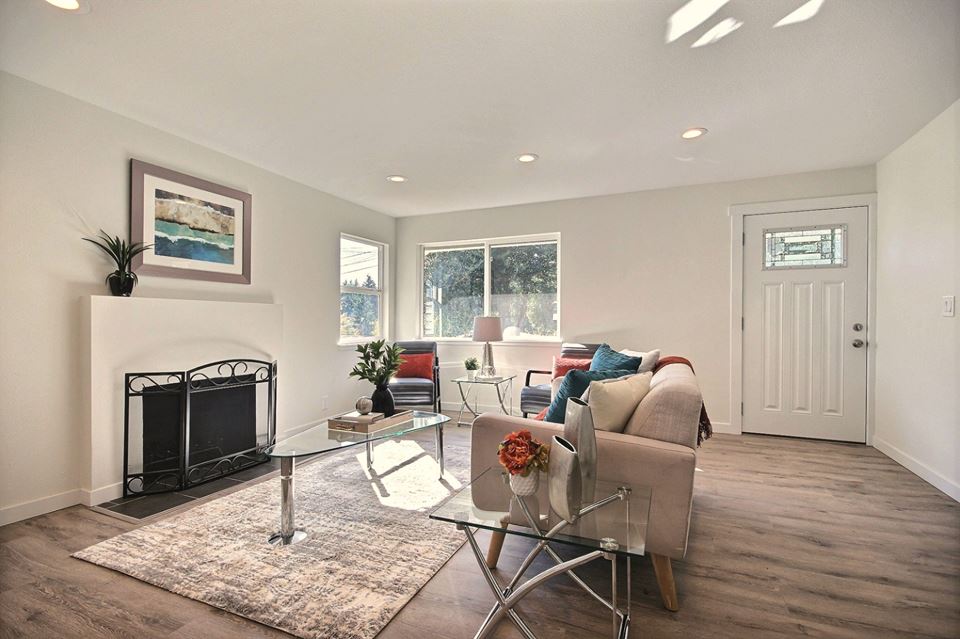 Staged Bedrooms / Living Rooms remodeling kent wa
