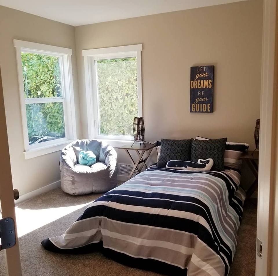 Staged Bedrooms / Living Rooms remodeling kent wa