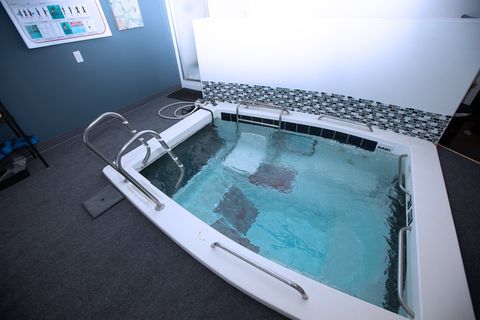 Therapy pool
