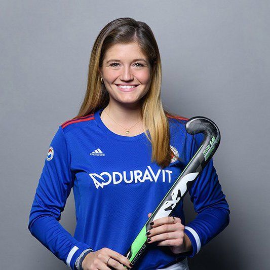 Sports scholarship holder at the University of Mannheim and field hockey player Sonja Zimmermann