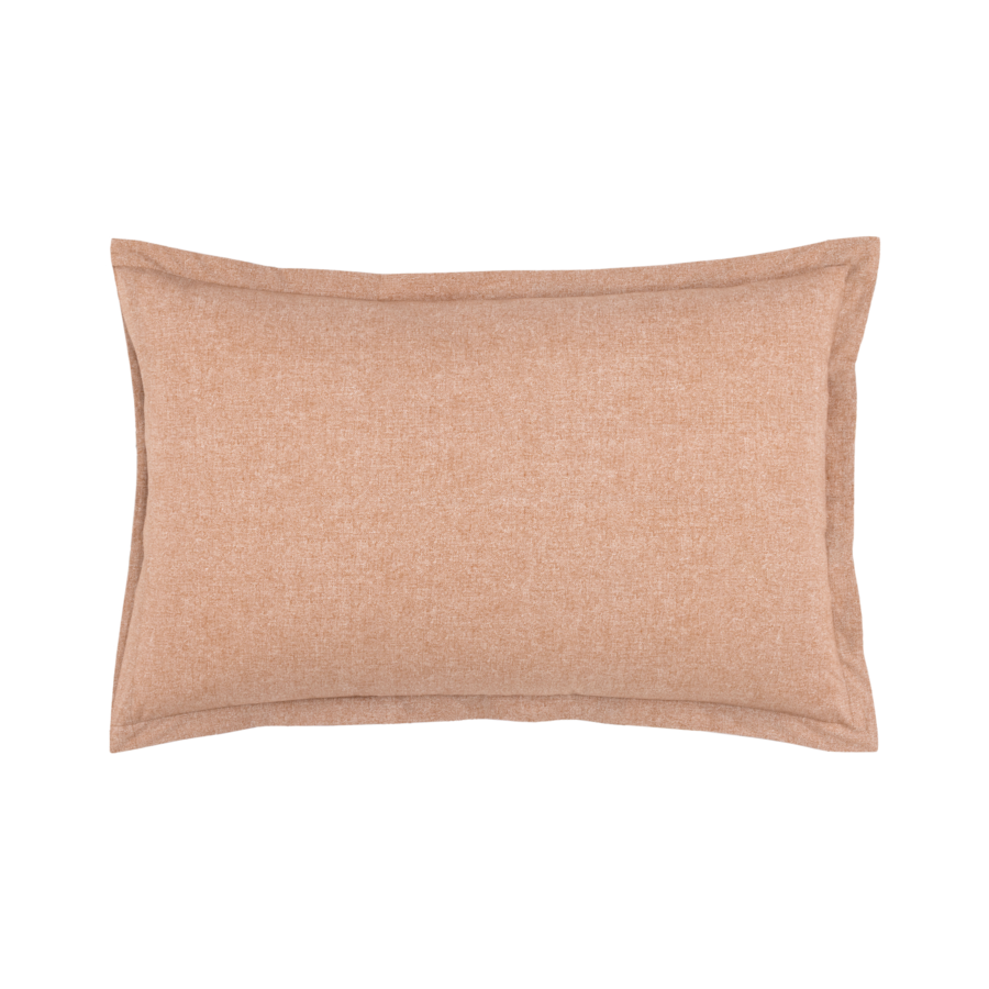 Un oreiller marron avec une bordure blanche sur fond blanc