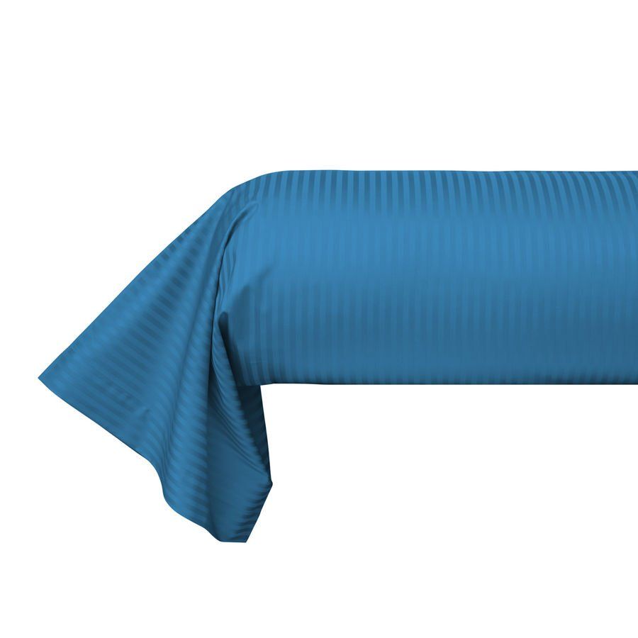 Une couverture à rayures bleues sur fond blanc