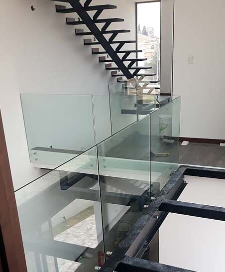 CTA CRISTAL TEMPLADO Y ALUMINIO - BARANDALES